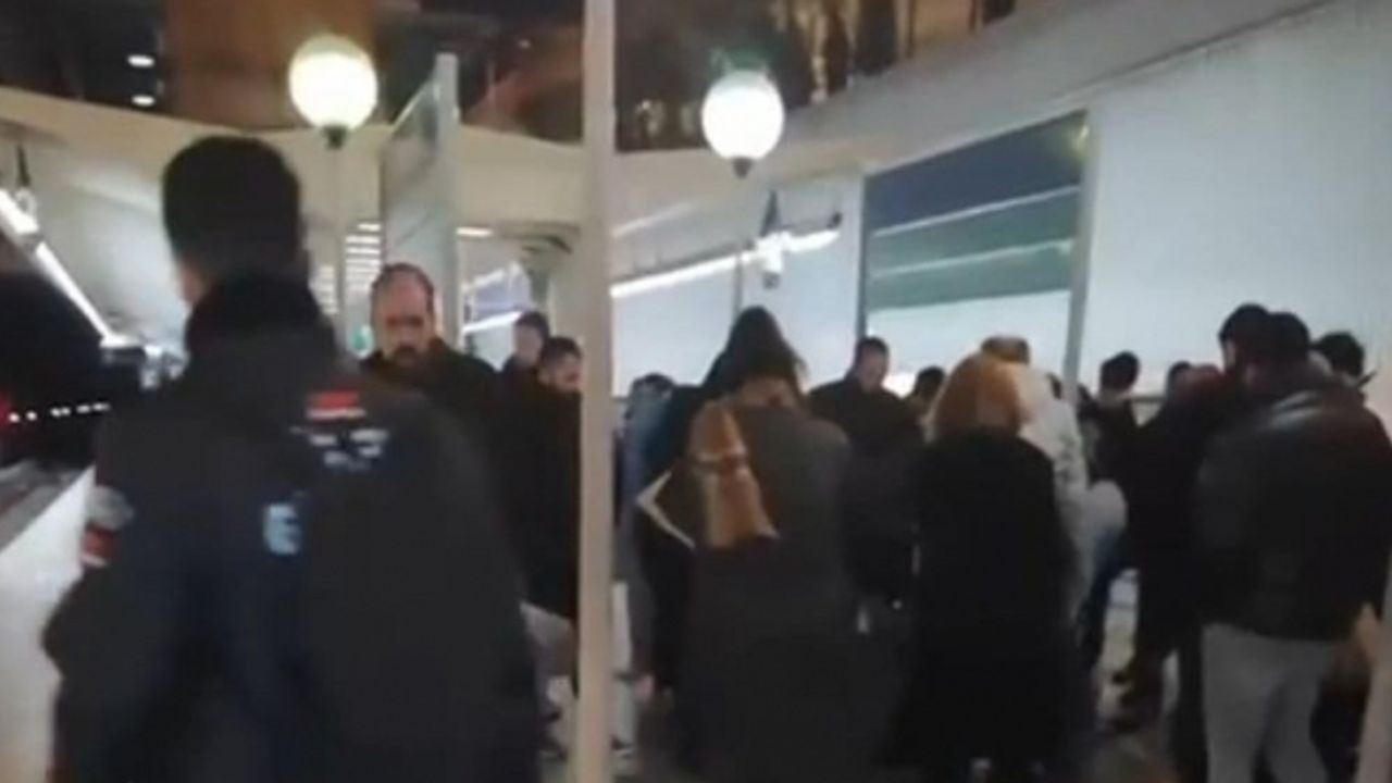 Metro istasyonunda bıçaklı kavga: 1 ölü, 1 yaralı