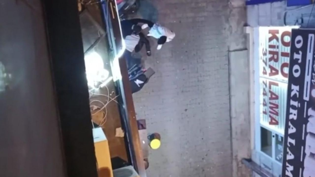 Motosiklet devrilince düştüler, patlayan tabancası kuzenini canından etti