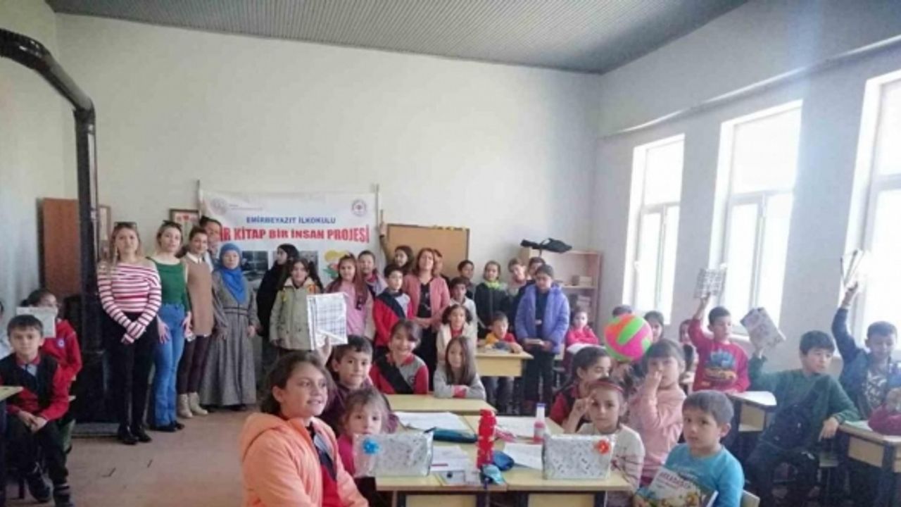 Muğla’da "Bir Kitap Bir İnsan Projesi" devam ediyor