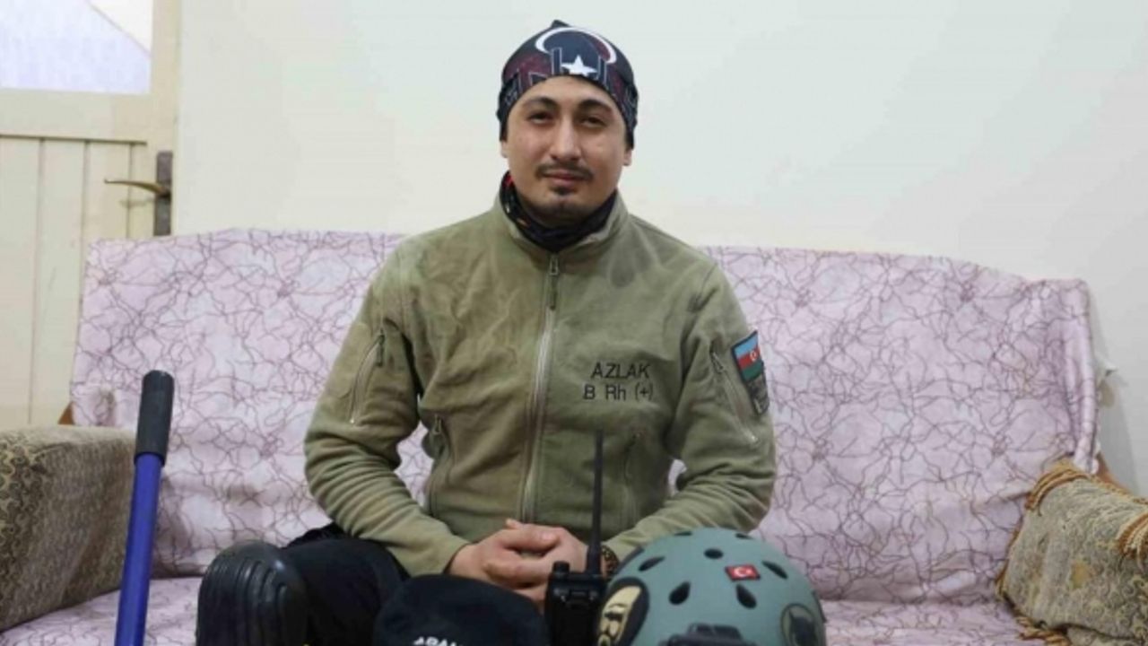 Ölüme namaz kılarken yakalanan genç kızı enkazdan çıkaran gönüllü arama kurtarma görevlisi o anları unutamıyor