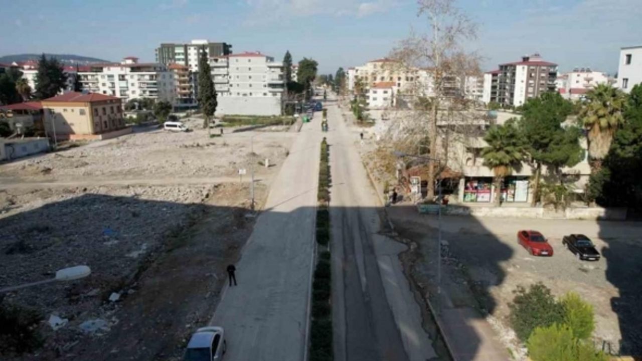 Osmaniye’nin kalbi olan İstasyon Caddesi eski günlerini arıyor