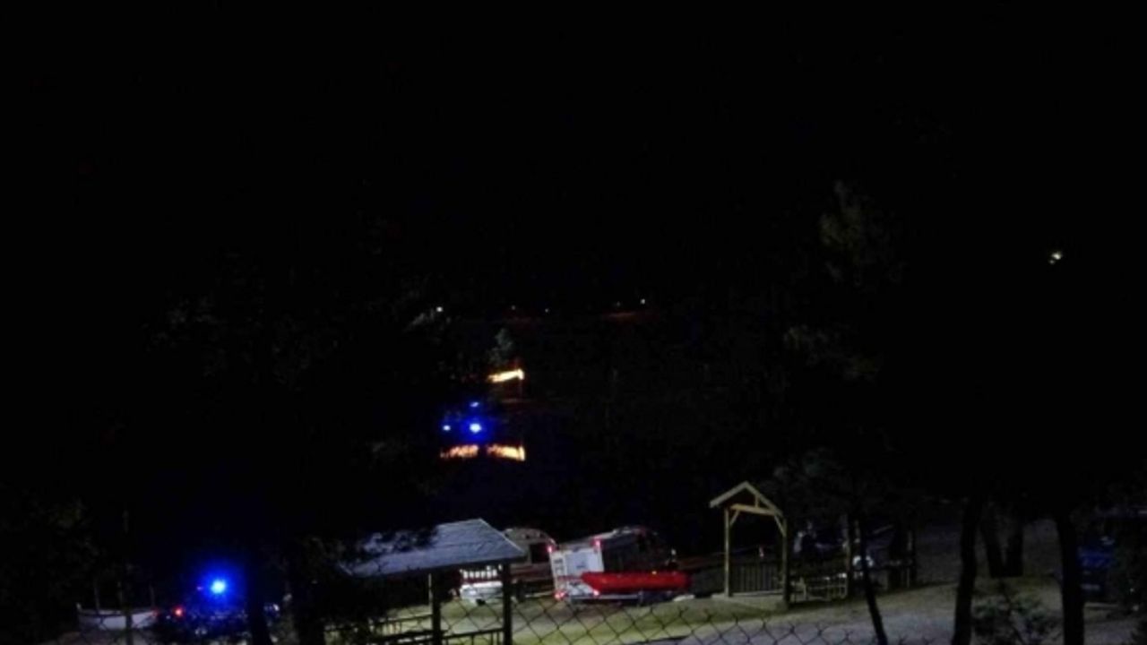 Park halindeki otomobil gölete uçtu: 1 kişi kayıp