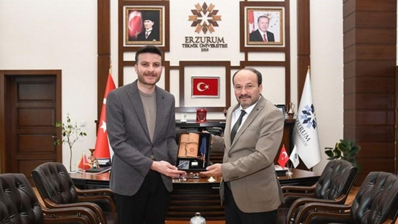 Rektör Çakmak ödüllü genç araştırmacıyı misafir etti