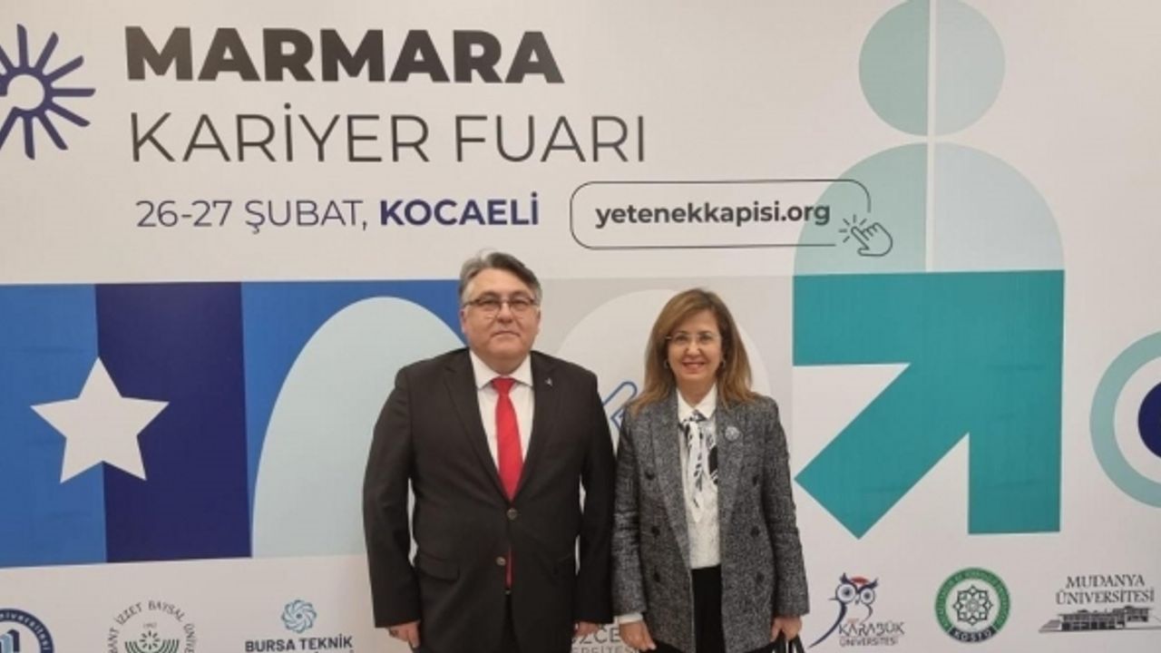 Rektör Özölçer Marmara Kariyer Fuarı’nın açılışına katıldı