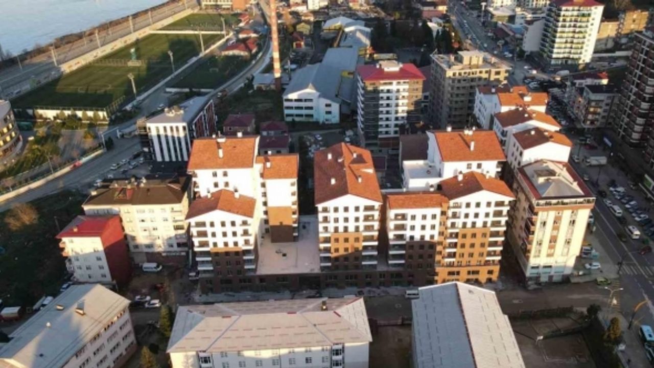 Rize’de yıkılan Pisa Kuleleri’nin yerine yapılan binalar tamamlandı