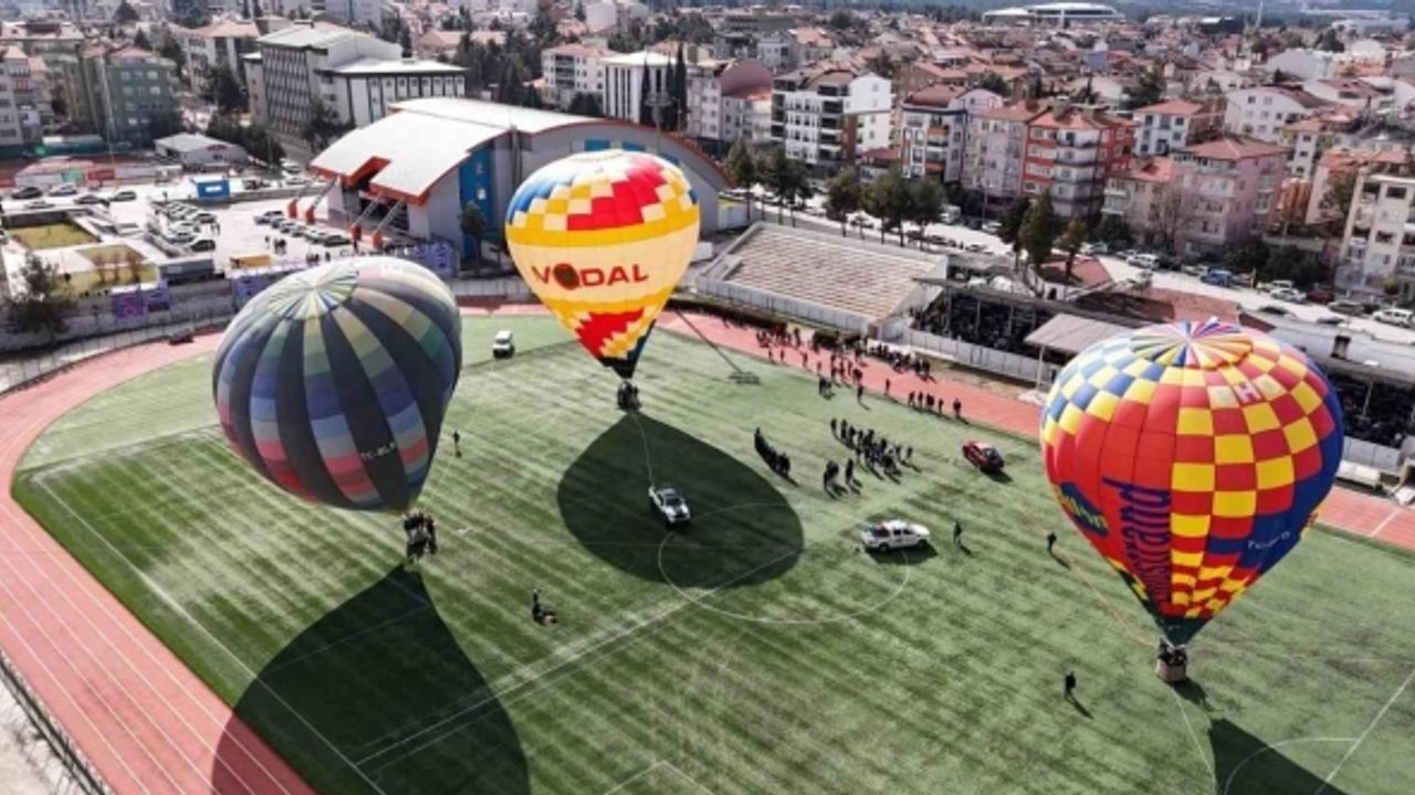 Salda Gölü’nün muhteşem manzarası sıcak hava balonlarıyla birleşecek