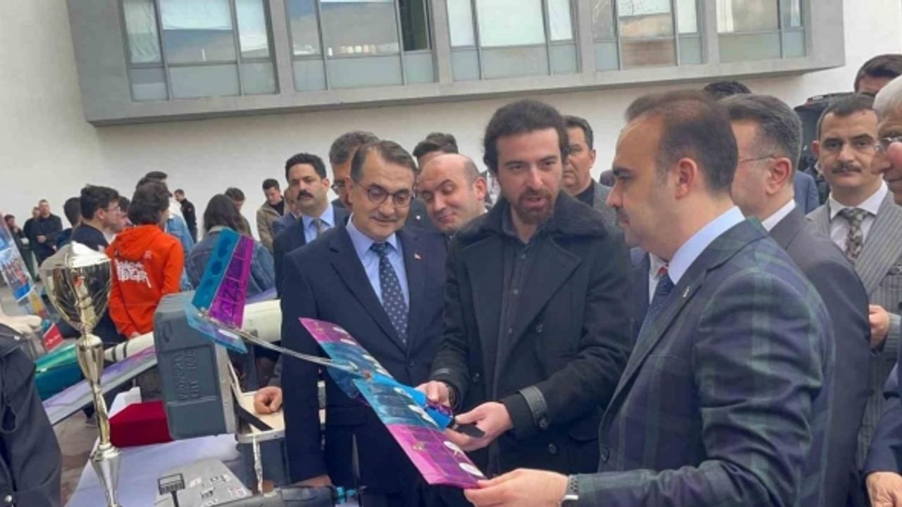 Sanayi ve Teknoloji Bakanı Kacır ESTÜ’de "İleri Prototip İstasyonu Projesi" açılışına katıldı