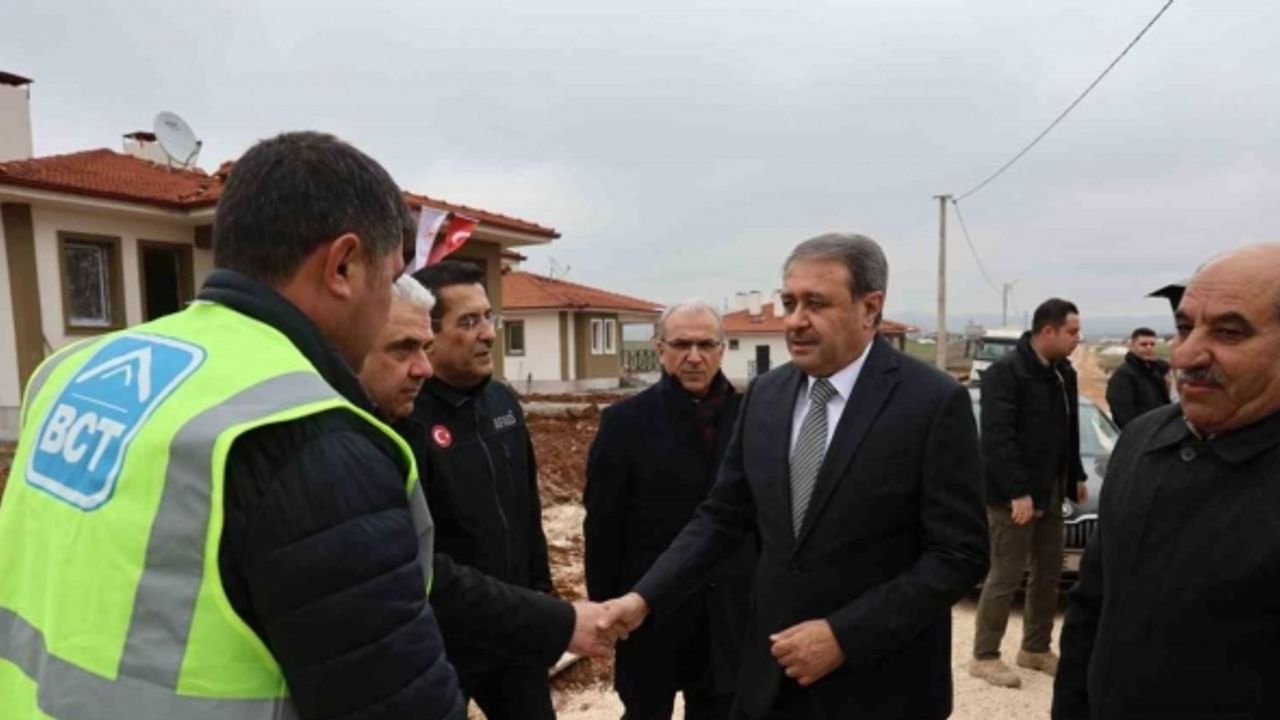Şanlıurfa’da yapımı tamamlanan köy evleri kura ile sahiplerine teslim edilecek