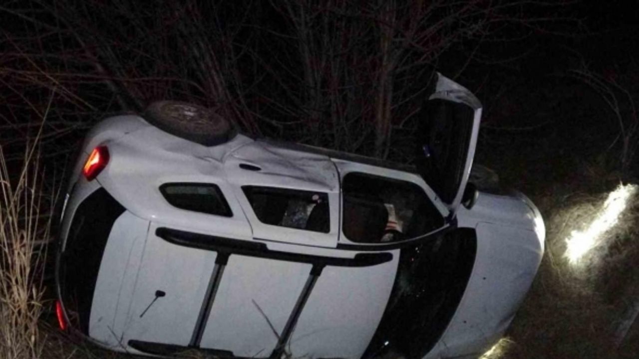 Şarampole yuvarlanan araçta aynı aileden 4 kişi yaralandı