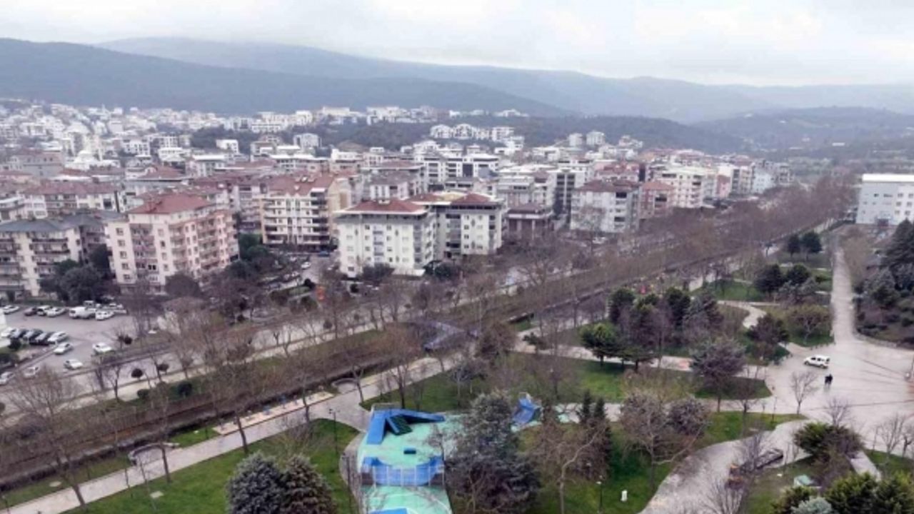 Şehit Erhan Öztürk Parkı, yenilenen yüzüyle hizmete açıldı