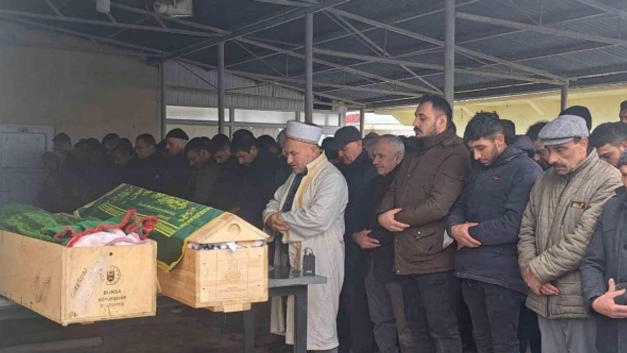 Soçi açıklarında zehirlenen iki balıkçı son yolculuğuna uğurlandı