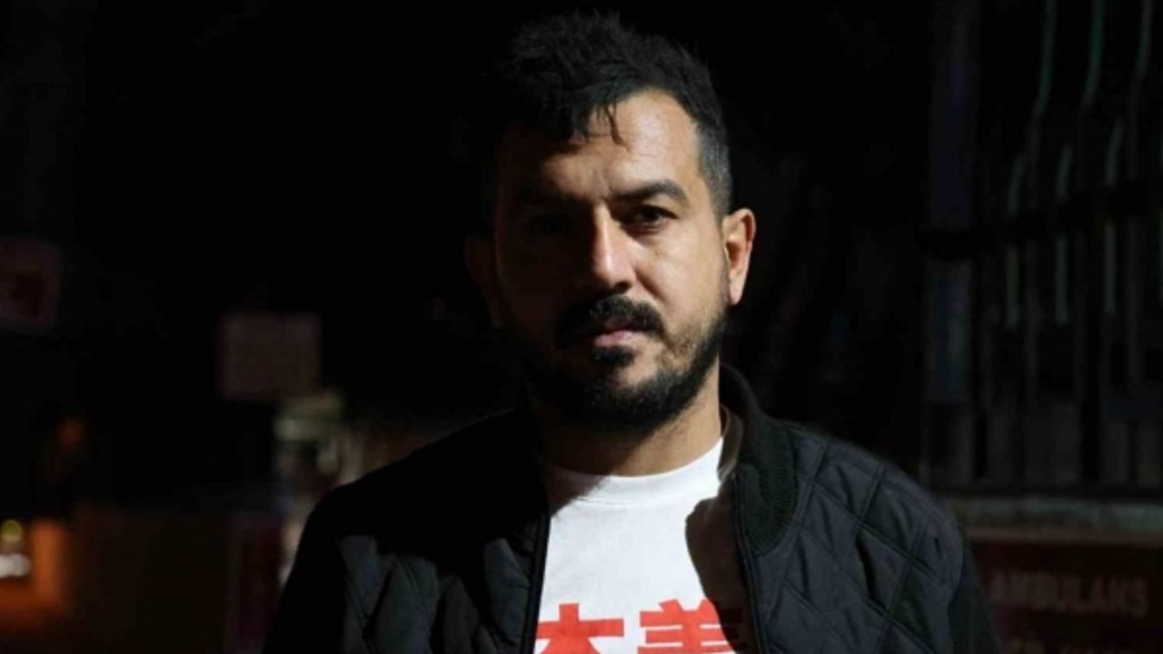 Taksiciden “Aracımı kapattım” cevabını alan yolcu, şoförün sırtına makas sapladı