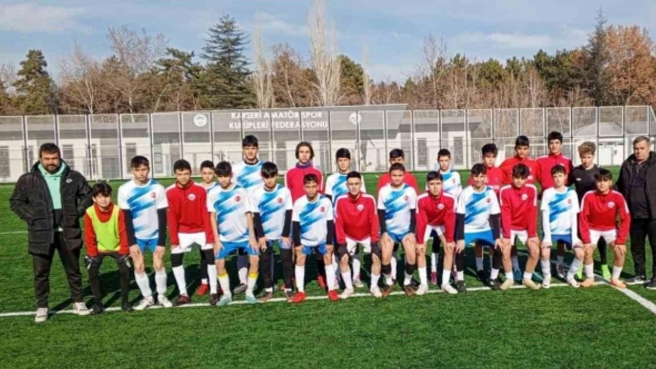 Talas 75. Yıl Mühibe Germirli OrtaokuluTürkiye Şampiyonası’na hazırlanıyor