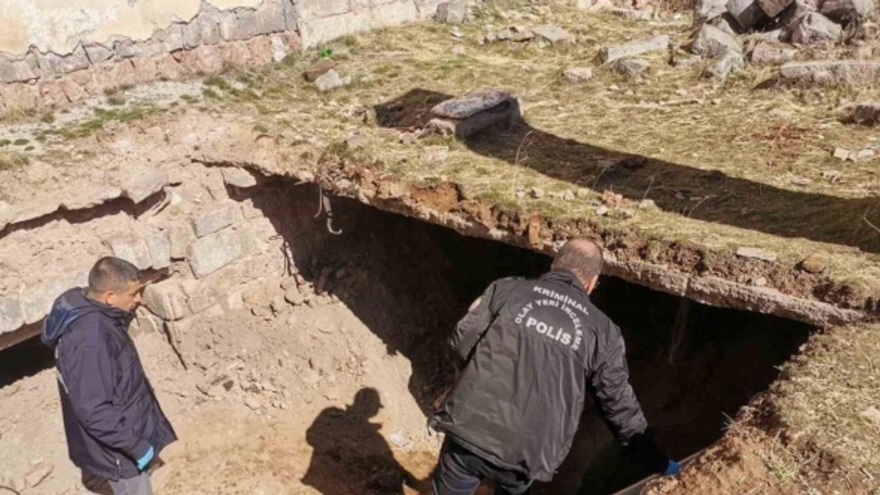 Tarihi kilisede define arayan 3 kişi suçüstü yakalandı