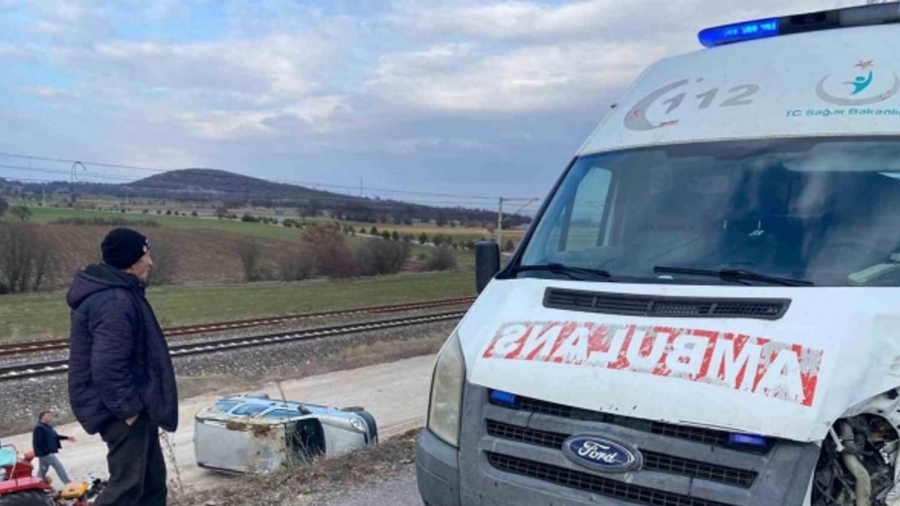 Tavşanlı’da ambulans ile hafif ticari araç çarpıştı: 1 yaralı