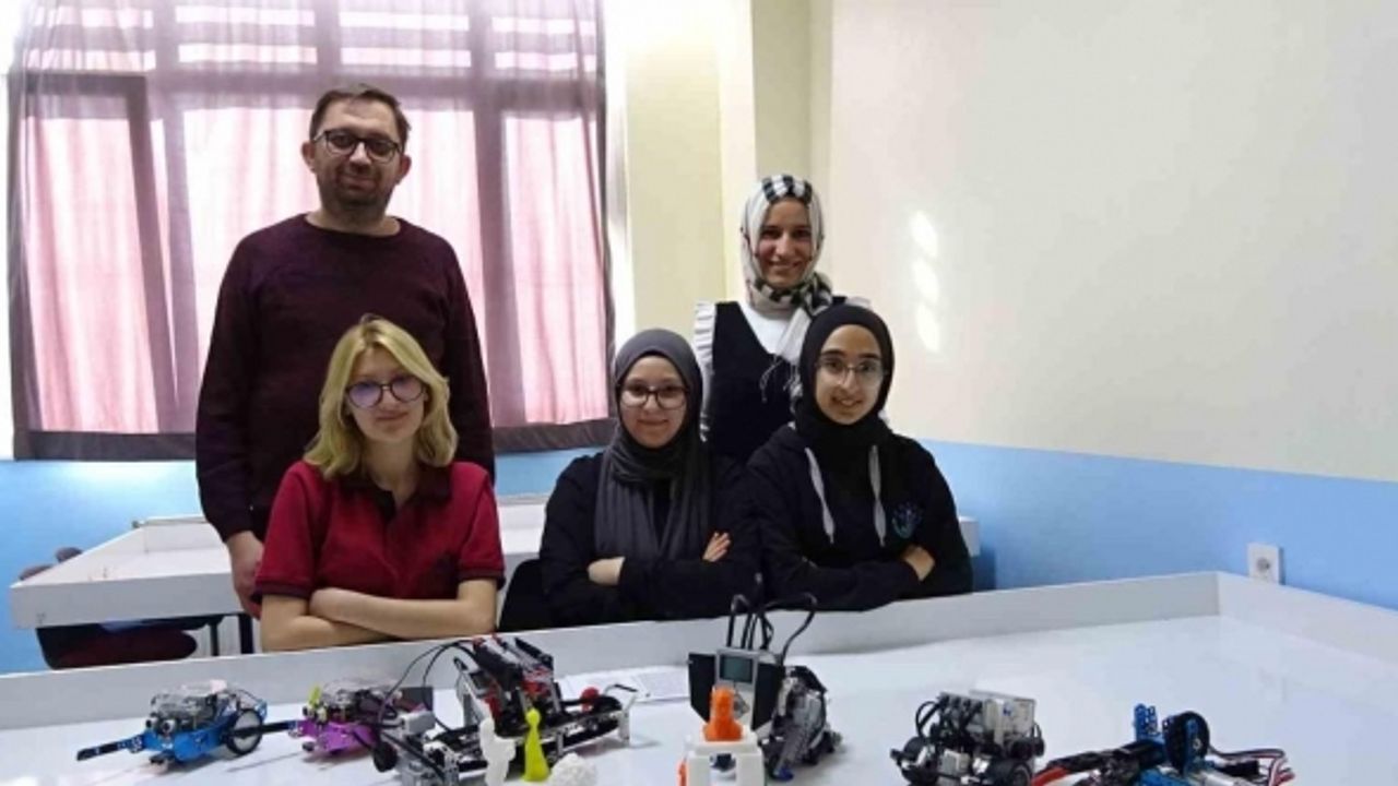 Tavşanlılı öğrenciler, örnek projeleriyle bölge finaline kaldı