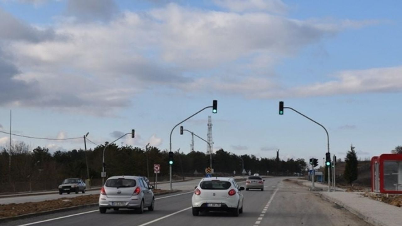 Trafik ışıklarına ve trafik kurallarına uymaya davet etti