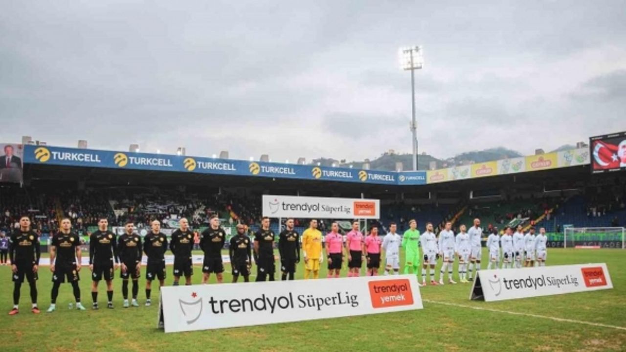 Trendyol Süper Lig: Çaykur Rizespor: 0 - Konyaspor: 0 (İlk yarı)