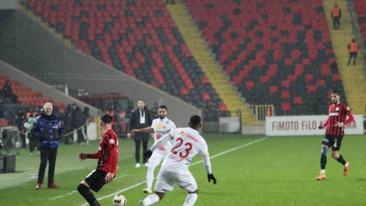 Trendyol Süper Lig: Gaziantep FK: 0 - Kayserispor: 1 (İlk yarı)