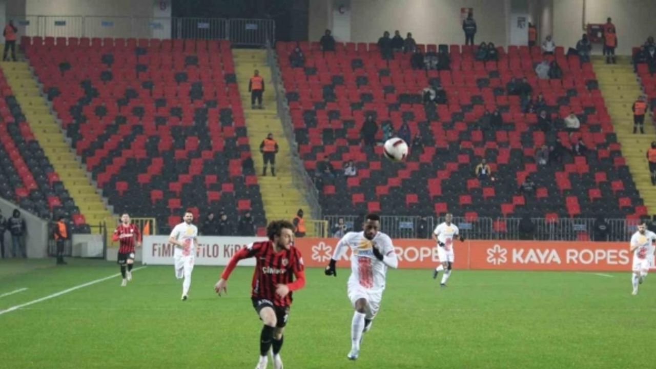 Trendyol Süper Lig: Gaziantep FK: 0 - Kayserispor: 1 (Maç devam ediyor)