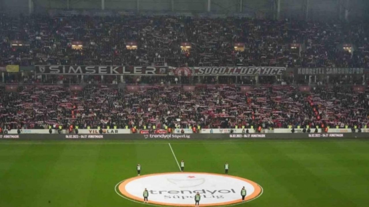 Trendyol Süper Lig: Samsunspor: 0 - Galatasaray: 2 (İlk yarı)