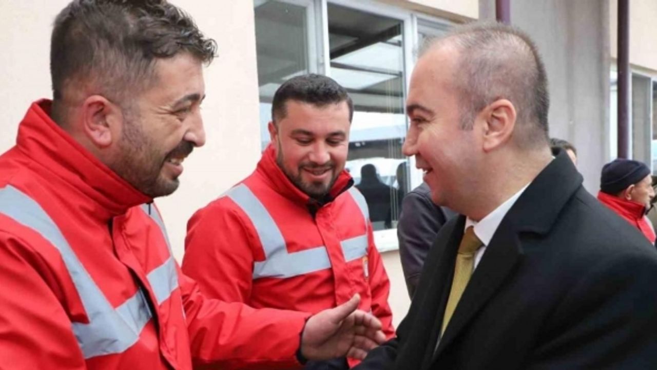 Uluçay, “Yeni evlenecek belediye personeline 100 bin TL nakdi destek vereceğiz”