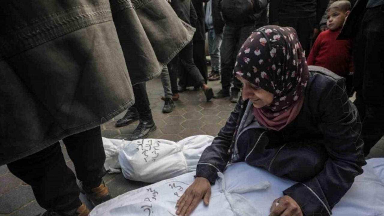 UNRWA Genel Komiseri Lazzarini: “4 ay süren savaşta Gazze’de yaklaşık 100 bin kişi öldürüldü, yaralandı ya da şu anda kayıp”