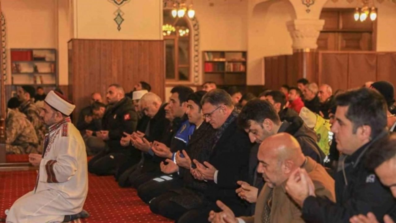 Van’da 6 Şubat depremi için anma programı düzenlendi