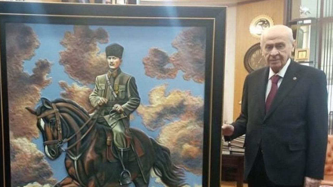 Yapımı 3 ay süren tablo, MHP lideri Bahçeli’nin makamında