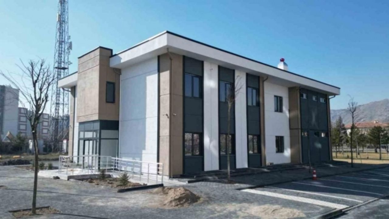 Yeniköy Mahallesi’ndeki Hatice-Azmi Nalbantoğlu Sağlık Ocağı açılış için gün sayıyor