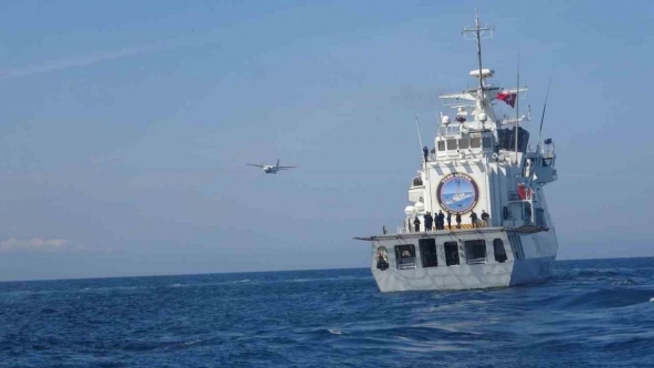 22 düzensiz göçmenin hayatını kaybettiği bot faciasında arama kurtarma çalışmaları 2’nci gün de devam ediyor