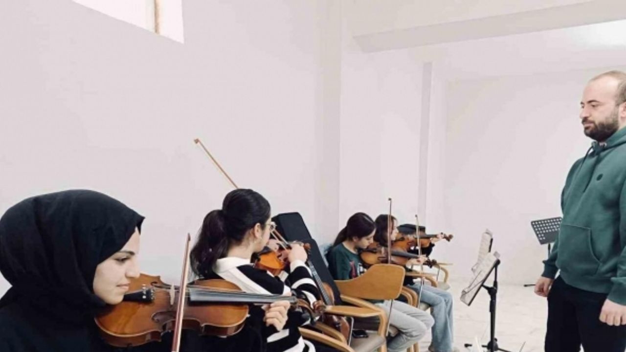 Adıyaman’da konservatuarda sanatla iç içe nesiller yetiştiriyor