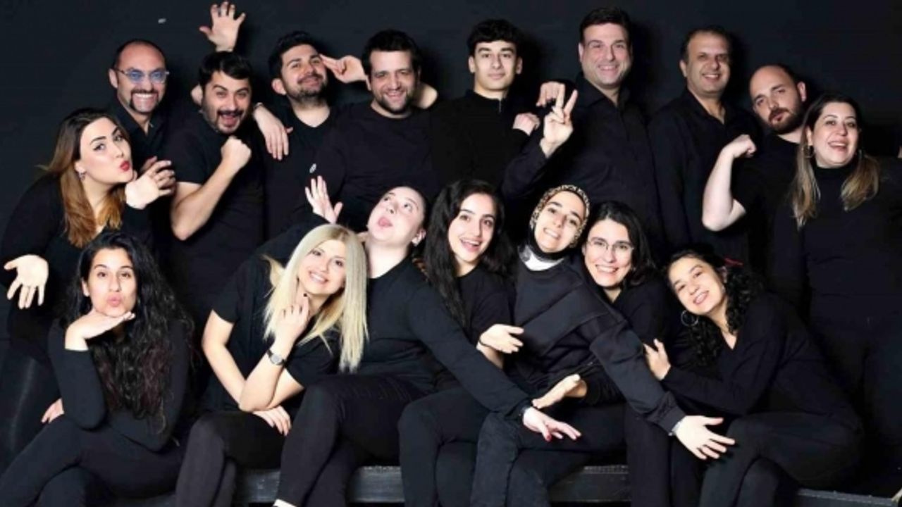 AKM Yetişkin Tiyatro Ekibi, ’Bende anahtar vardı’ oyunuyla sahnede