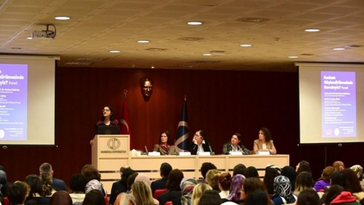 Anadolu Üniversitesi ev sahipliğinde ’Kadının Güçlendirilmesinde Neredeyiz?’ paneli düzenlendi