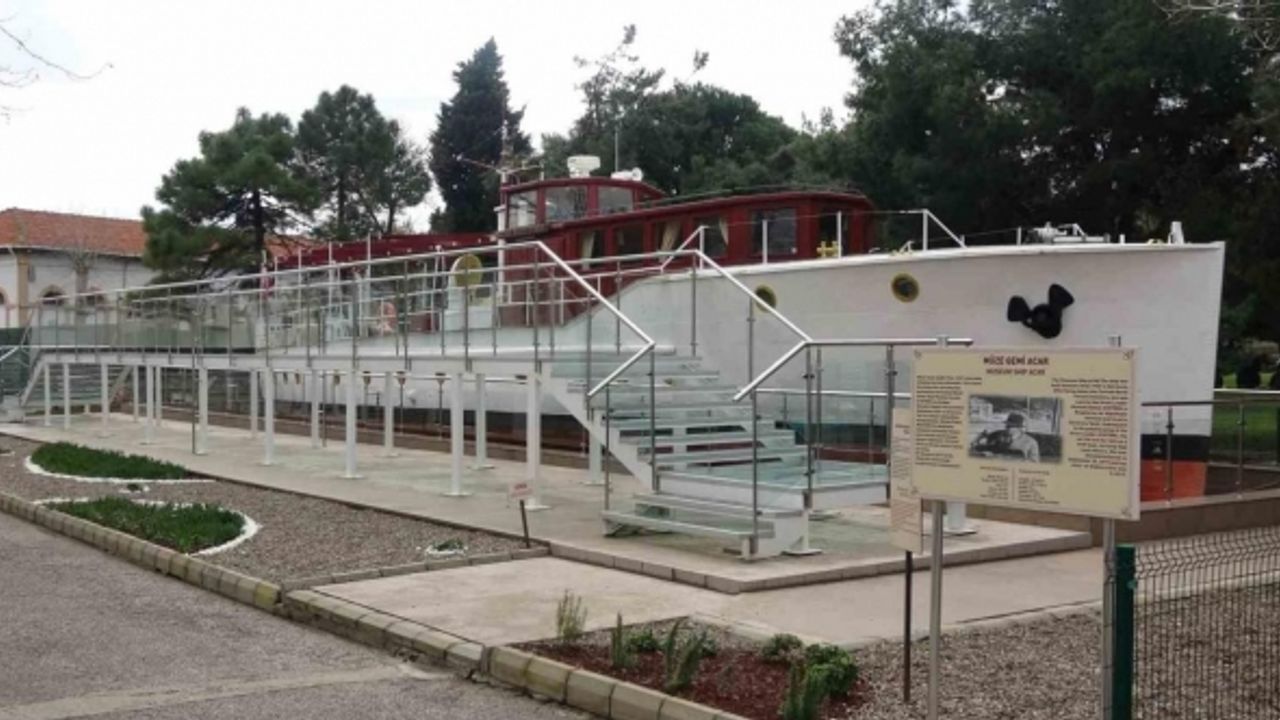 Atatürk’ün gezi teknesi, ’M/G Acar’ Çanakkale Deniz Müzesinde, müze olarak sergileniyor