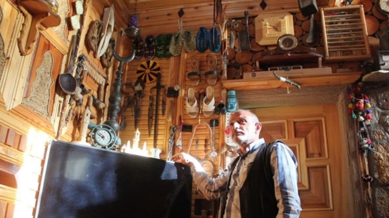 Baba ocağını restore edip kültür evine çevirdi bin parça antika eşyayı evinde sergiliyor