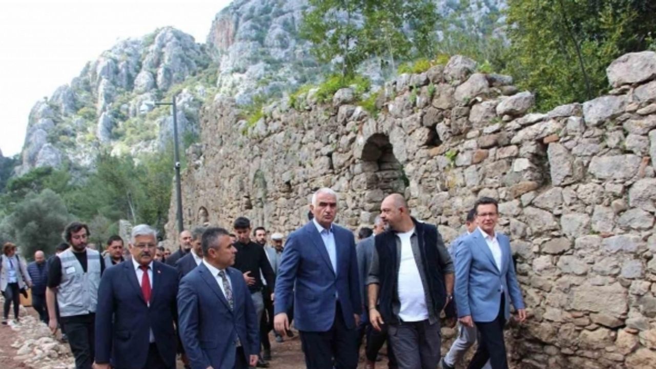 Bakan Ersoy: "2024 yılı hedefimiz ise 60 milyon turist ve 60 milyar dolar turizm geliri"