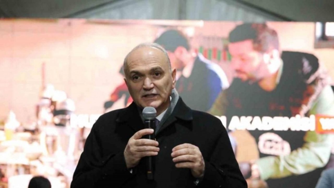 Başkan Özlü, “Belediyecilik insanın her anına dokunan hizmetler manzumesidir”