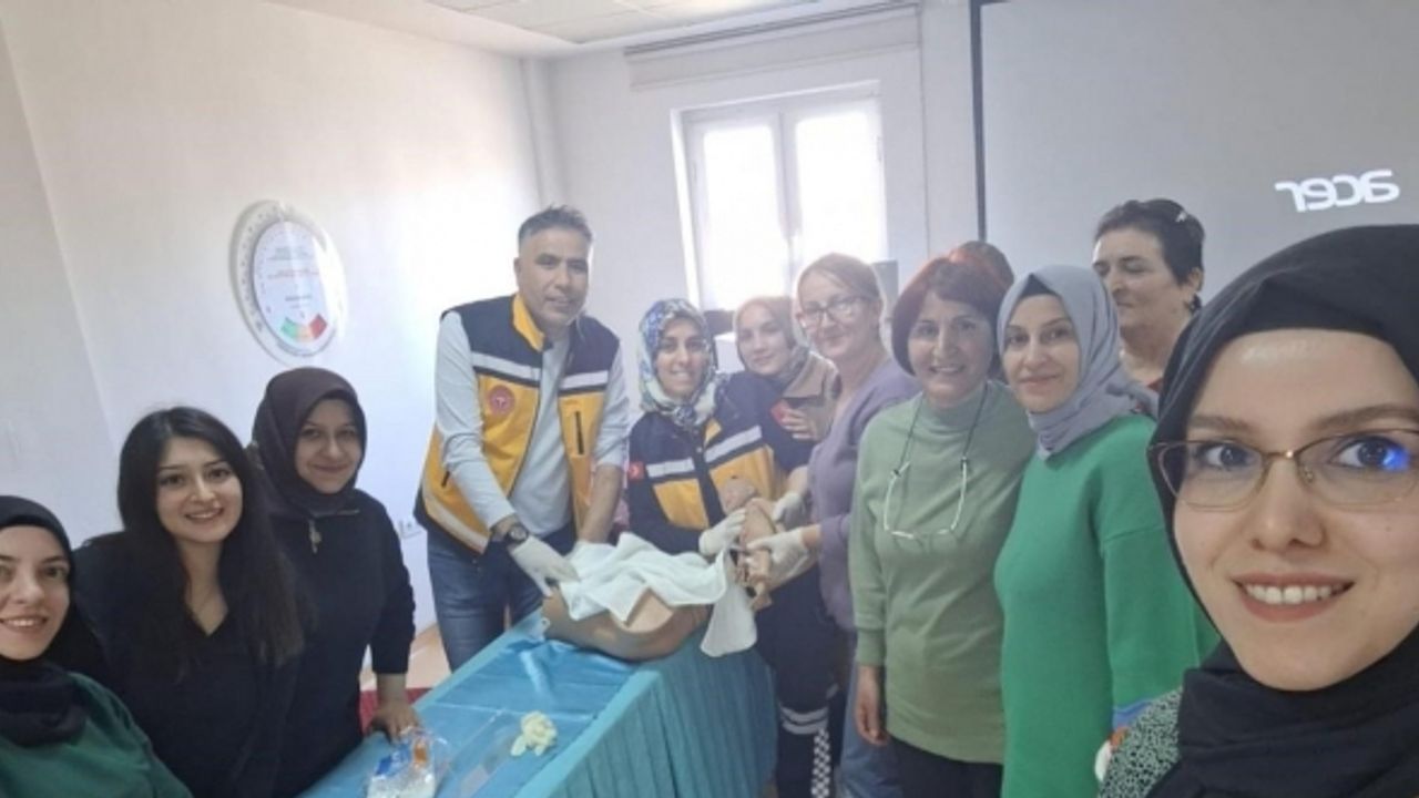 Erzincan’da sağlık çalışanlarına “Personel Destek Uyum Eğitimi” verildi