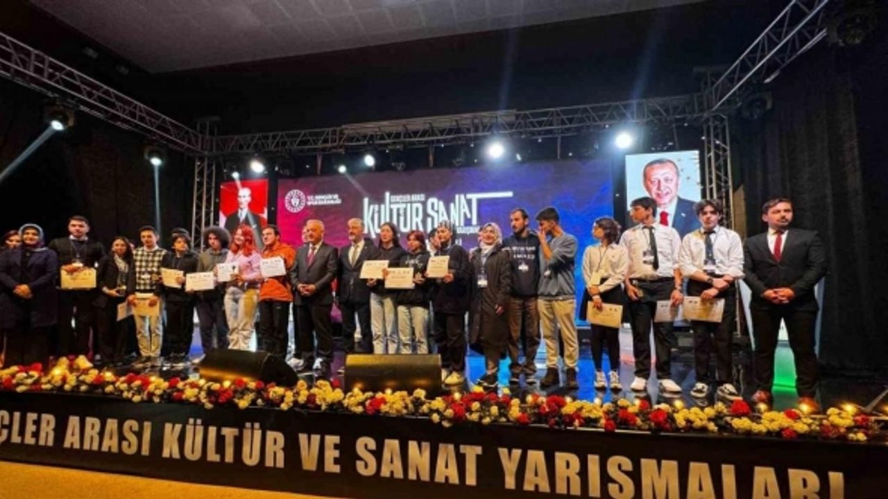 Gençler Arası Kültür Sanat Yarışmaları Ege Bölge Finali Manisa’da yapıldı