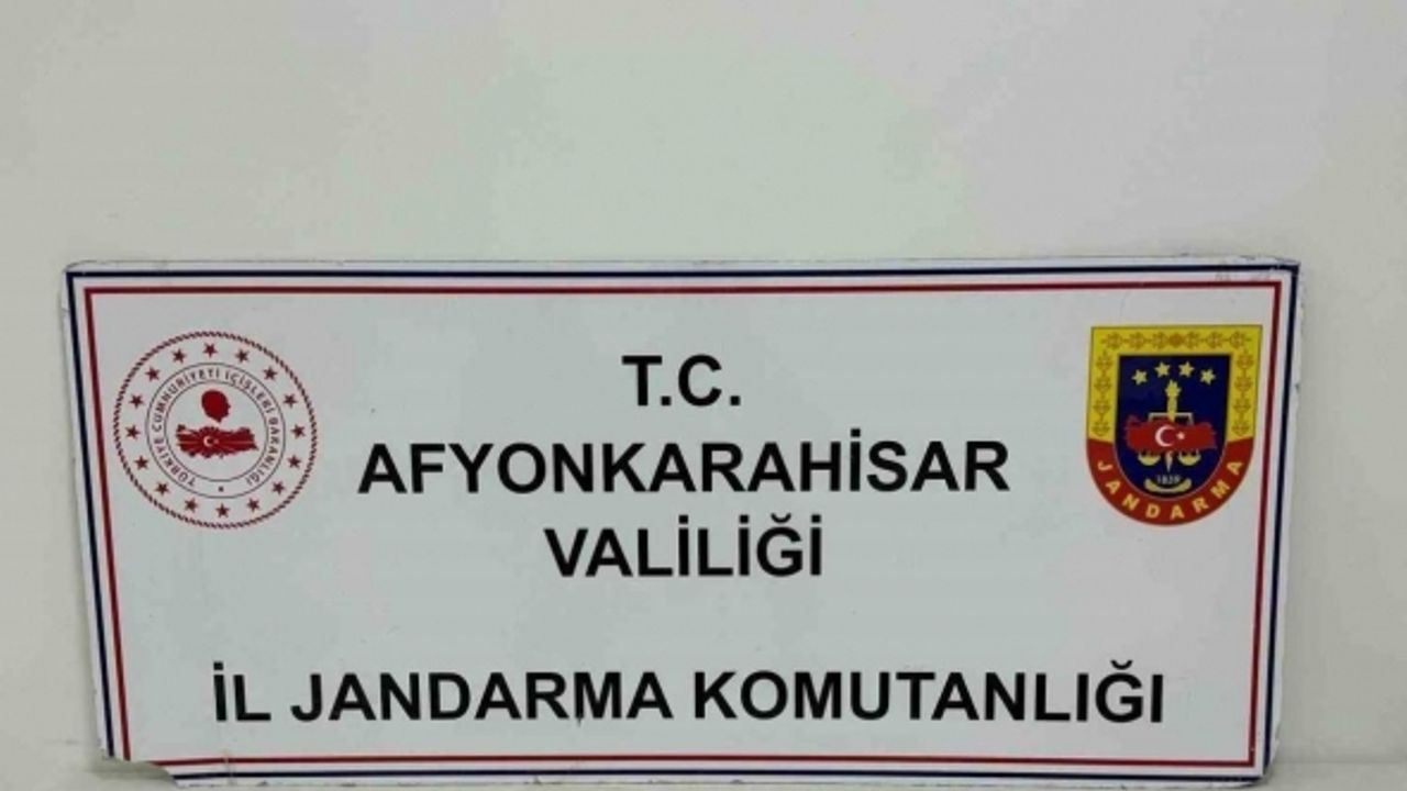 Jandarma 175 bin TL değerinde kaçak cep telefonu ele geçirdi