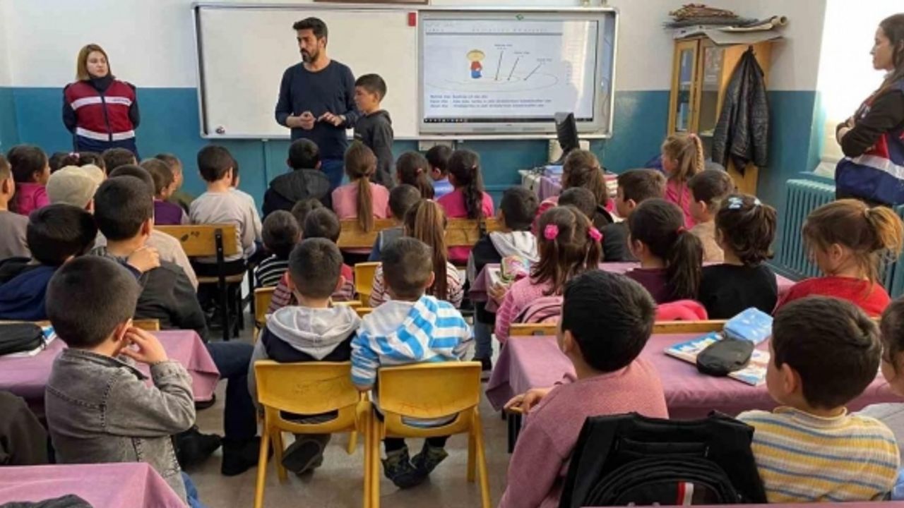 Kayseri’de ilkokul öğrencilerine ‘Bireysellik Alanı ve Mahremiyet’ eğitimi