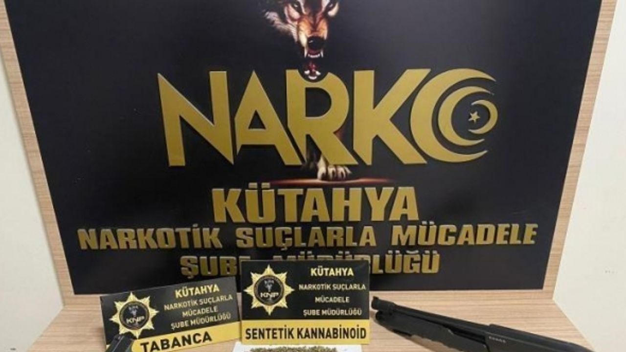 Kütahya’da bir evde silah ve uyuşturucu ele geçirildi