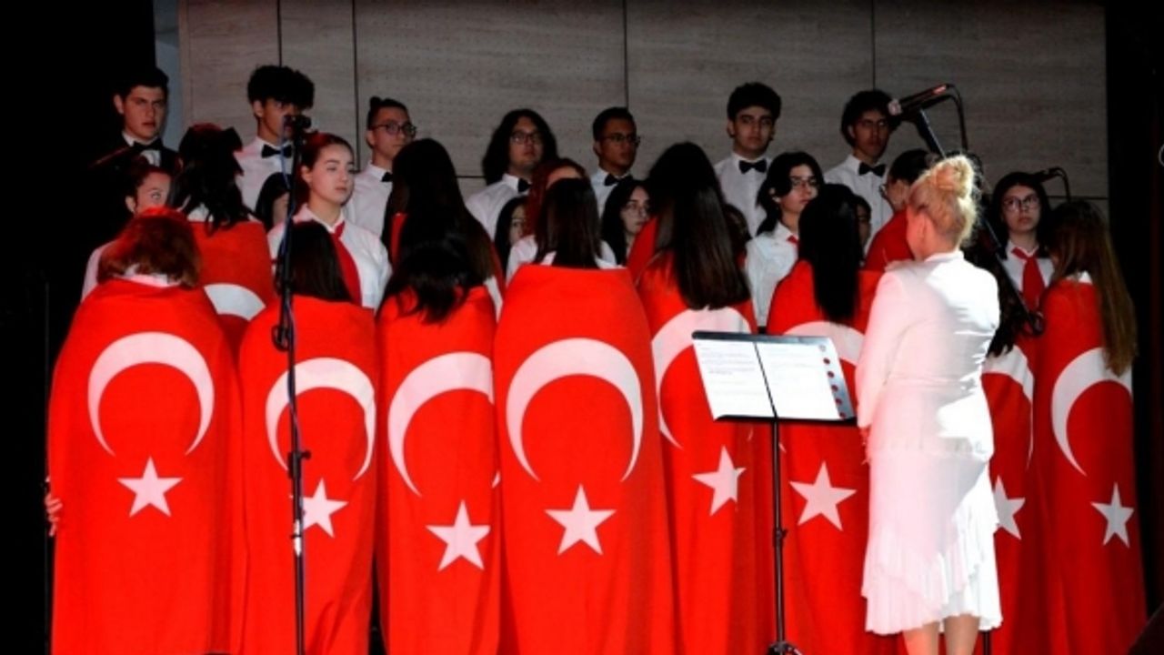 Manisa ve ilçelerinde İstiklal Marşı’nın 103. yılı kutlandı