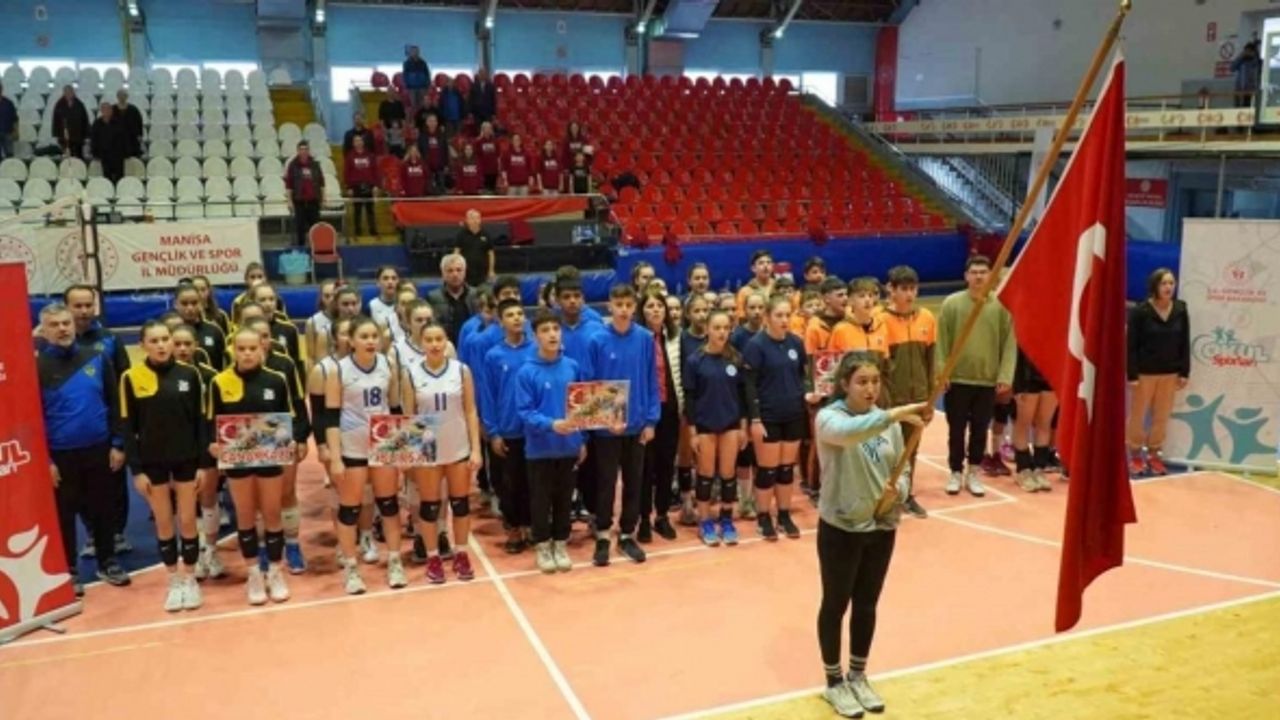 Manisa’da yapılan okul sporları voleybol yarı final maçları sona erdi