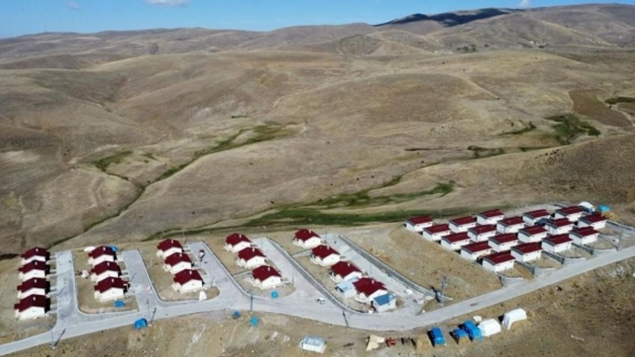 Milletvekili Öz: “AFAD Erzurum’da 550 konut ve 80 ahır yapacak”