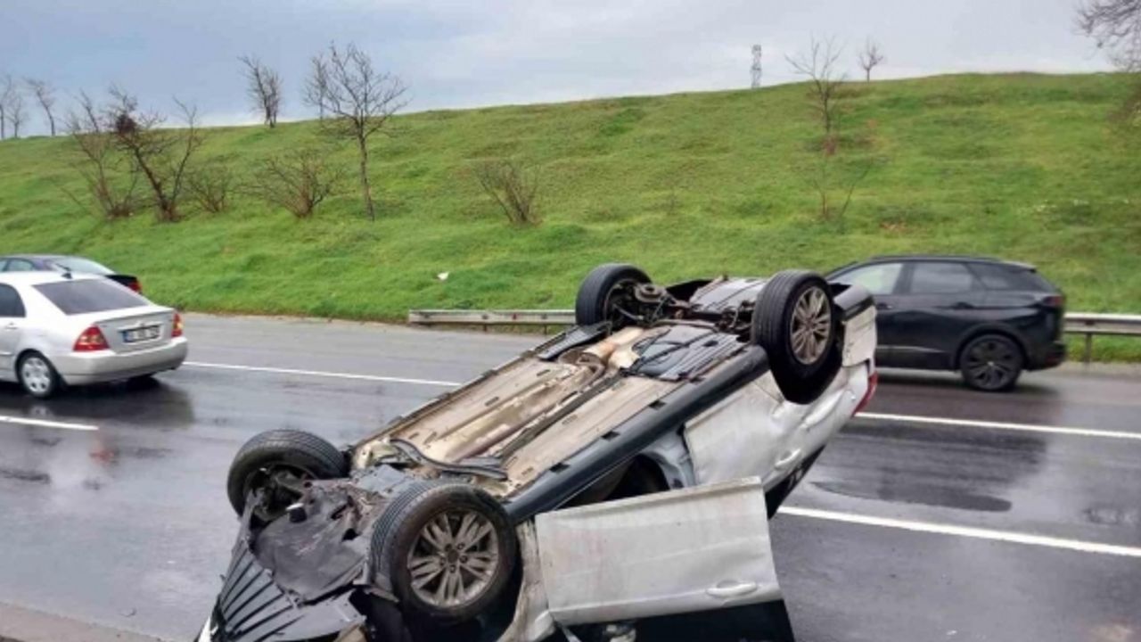 Otomobil takla attı, 3 polis emniyet kemeri sayesinde araçtan sağ çıktı