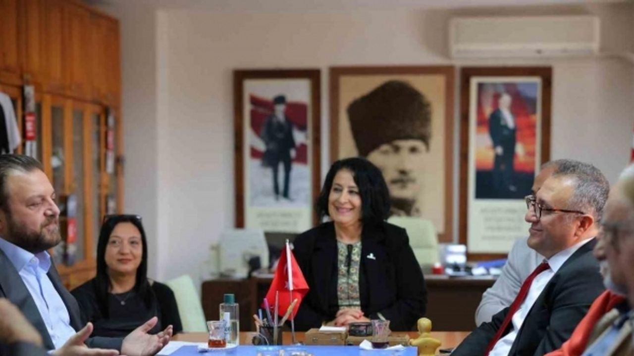 Serkan Yazıcı Marmaris Atatürkçü düşünce derneğini ziyaret etti