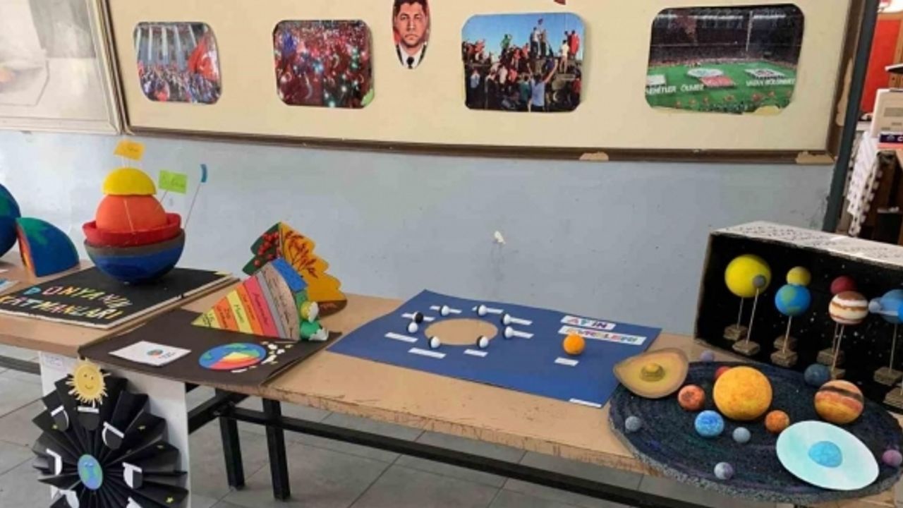 Üniversite öğrencilerinden Kırık İlköğretim Okuluna ders materyali desteği