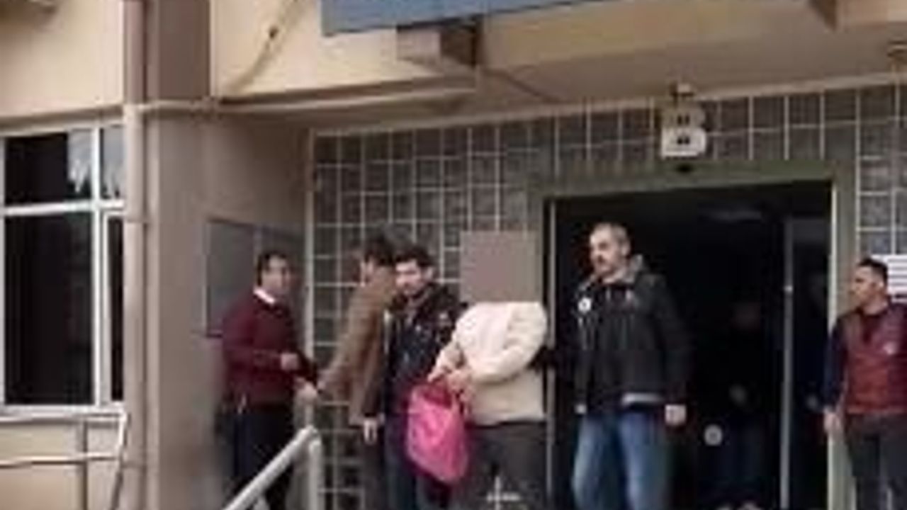 Yakalanacağını anlayınca balkondan atladı, camı kırdı ama kaçamadı